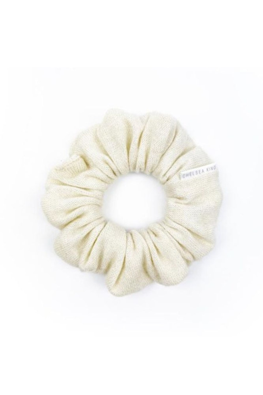 Chelsea King Chelsea King Cashmere Petite Scrunchie In Cream | Beauty