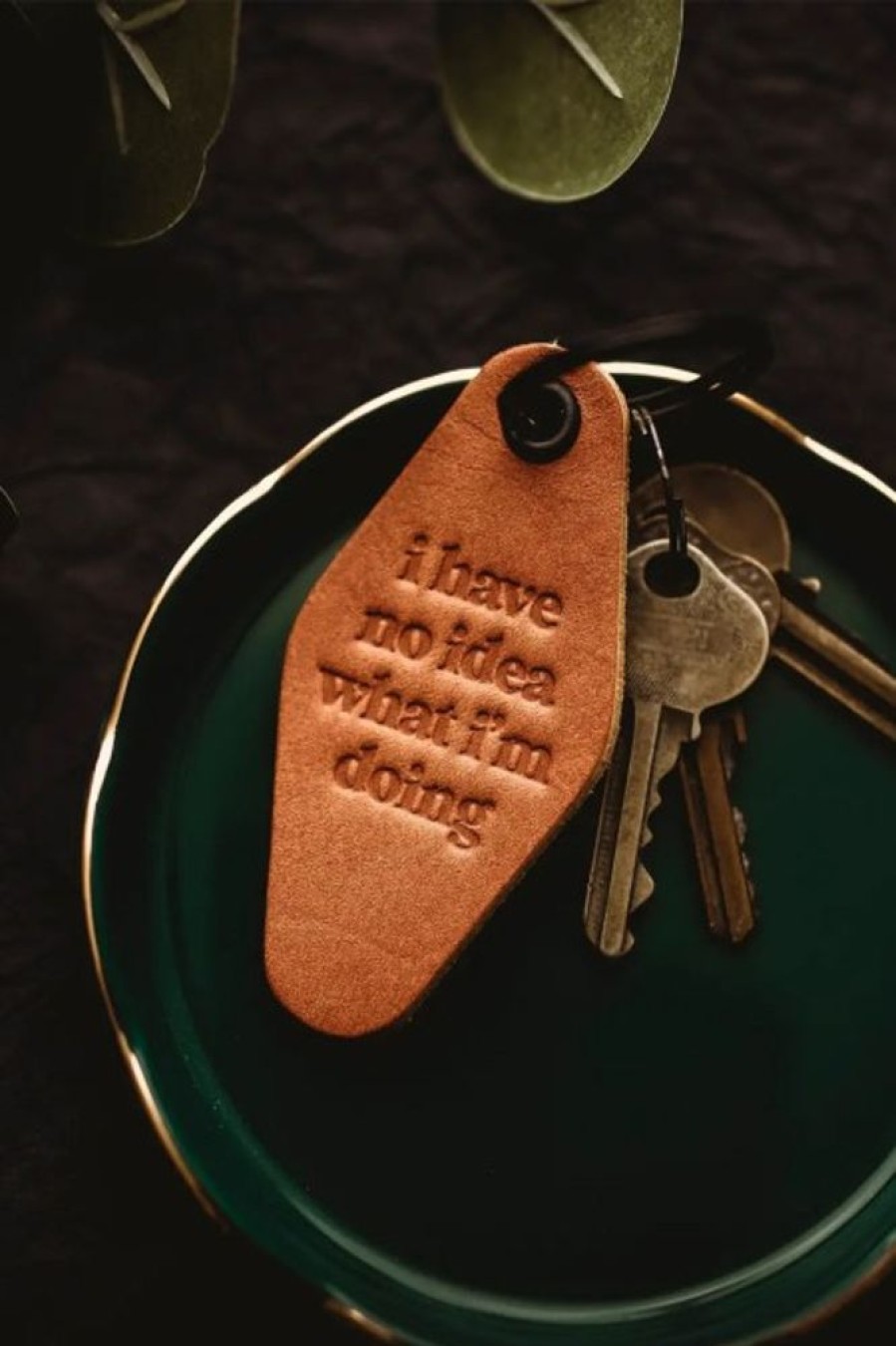 MISFIT MADE GOODS Misfit I Have No Idea Leather Motel Keychain | Tech & Travel