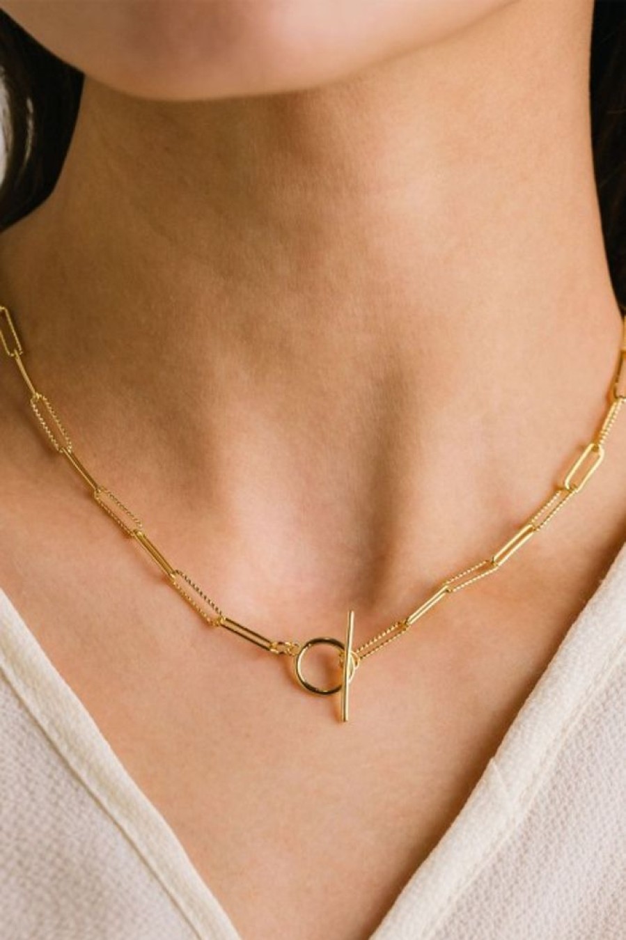 Lover's Tempo Lover'S Tempo Dainty Paperclip Toggle Necklace In Gold | Accessories